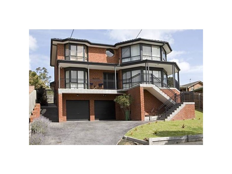 198 Outlook Drive, Dandenong North VIC 3175