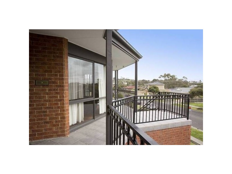 198 Outlook Drive, Dandenong North VIC 3175