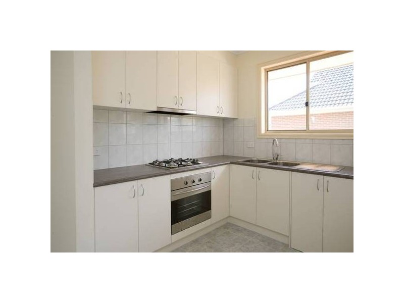 1/13 Dunvegan Crescent, Dandenong VIC 3175