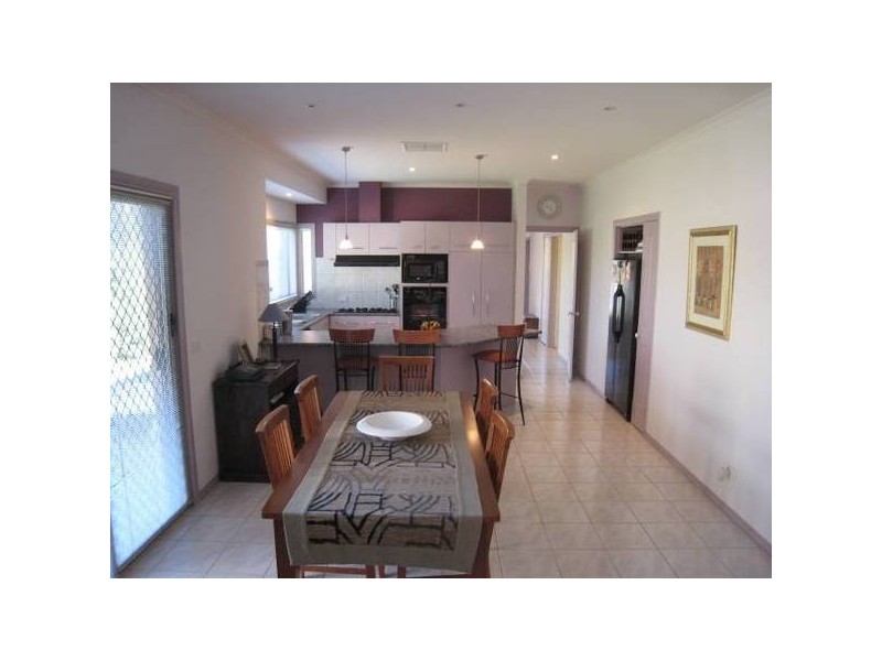 9 Shaw Close, Dandenong North VIC 3175