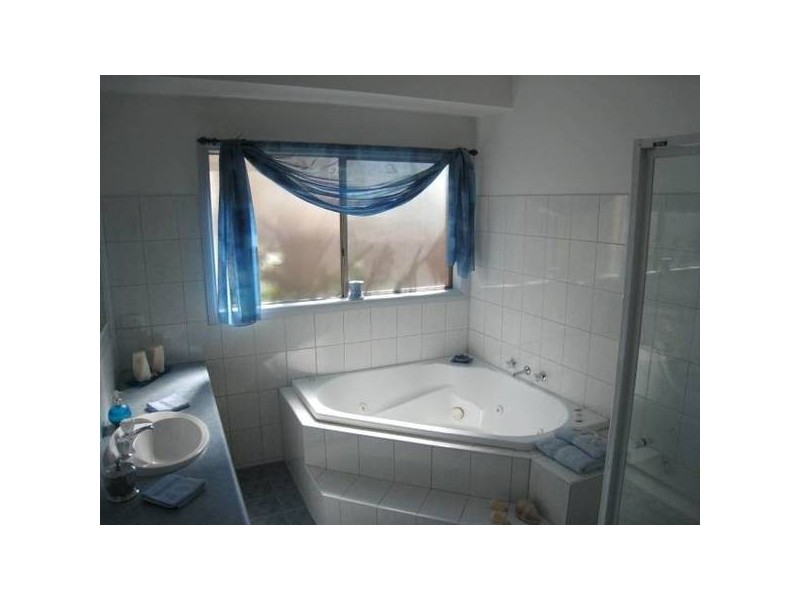 9 Shaw Close, Dandenong North VIC 3175