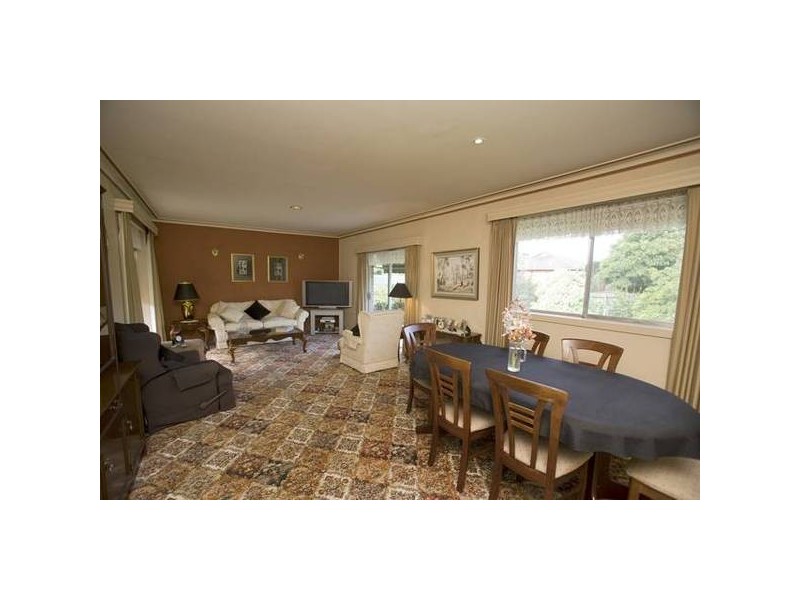 21 Sherwood Crescnt, Dandenong North VIC 3175