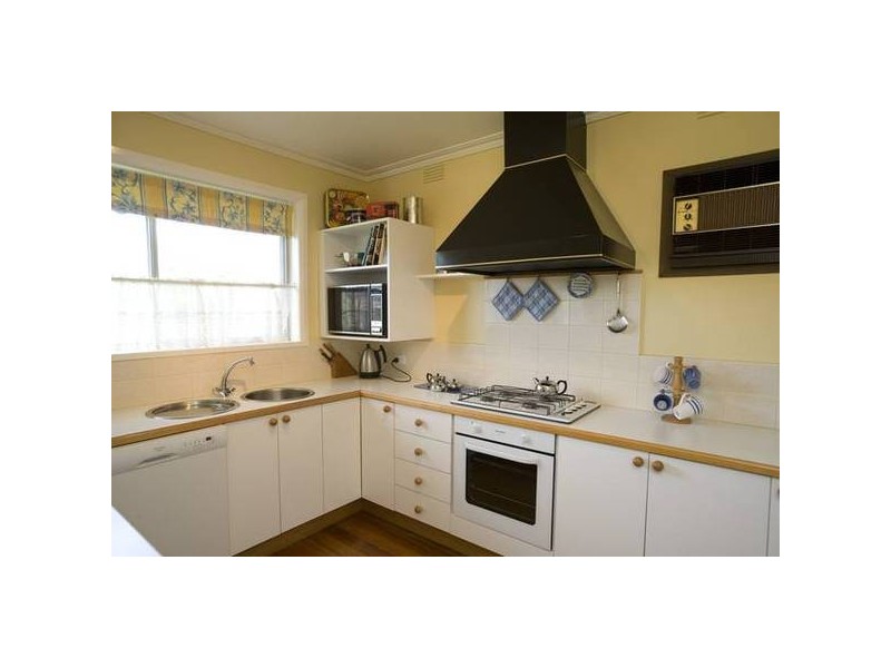 21 Sherwood Crescnt, Dandenong North VIC 3175