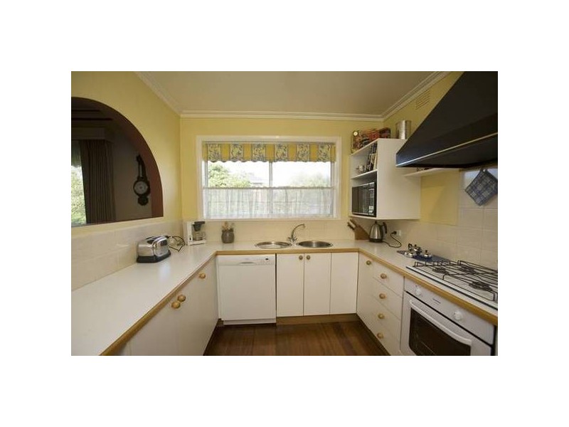 21 Sherwood Crescnt, Dandenong North VIC 3175