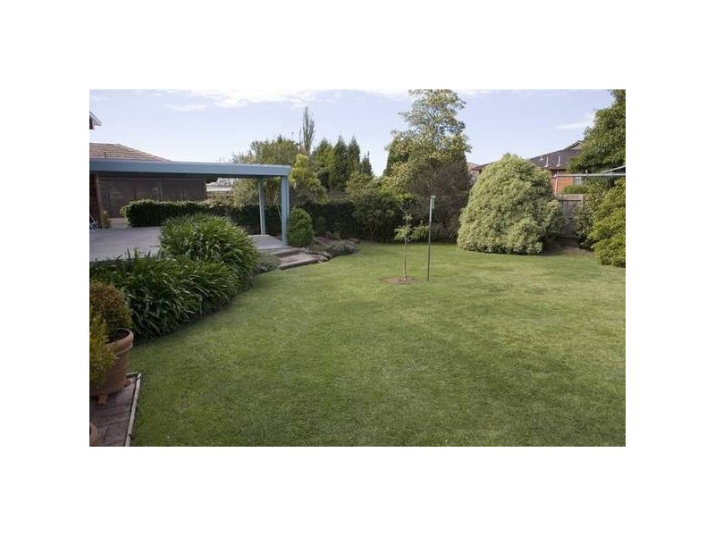 21 Sherwood Crescnt, Dandenong North VIC 3175