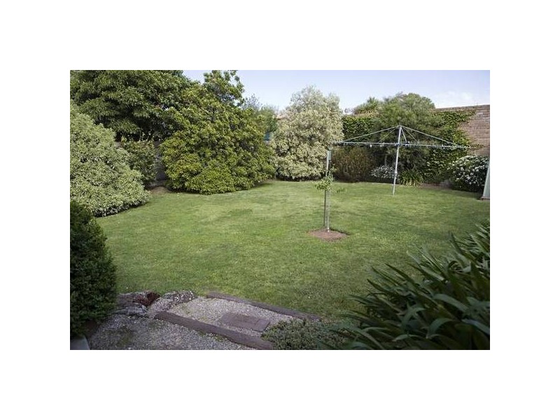 21 Sherwood Crescnt, Dandenong North VIC 3175