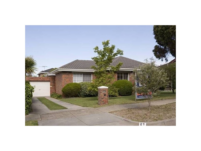 21 Sherwood Crescnt, Dandenong North VIC 3175