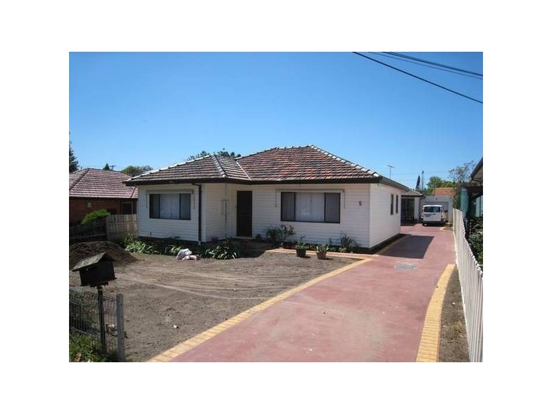 1/5 Marcella Avenue, Dandenong North VIC 3175