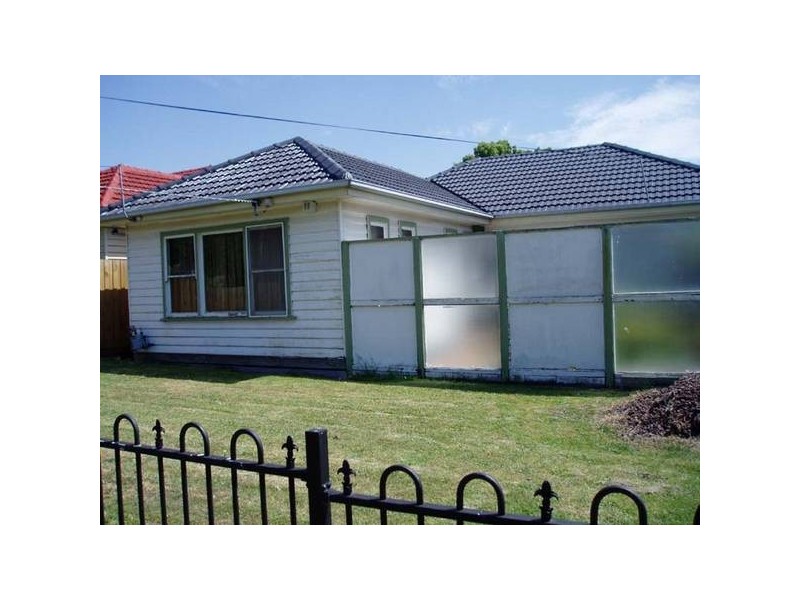 15 Burrows Avenue, Dandenong VIC 3175
