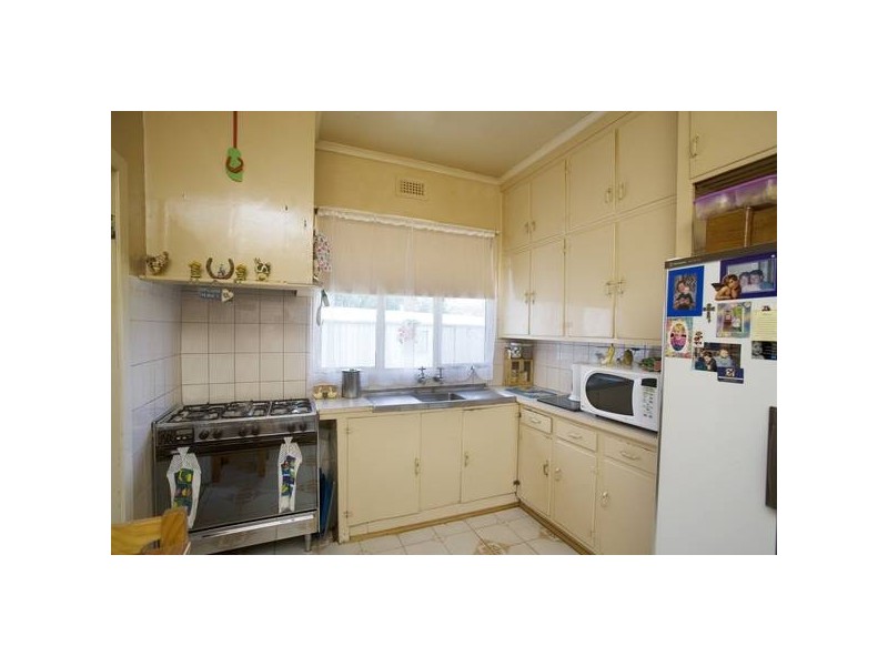 11 Gwenda Street, Dandenong VIC 3175