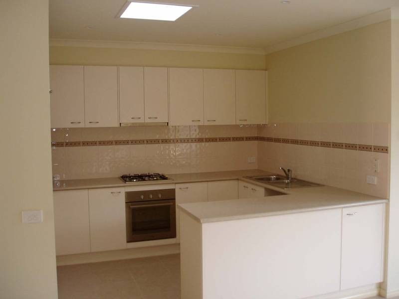 2/6 Waratah Street, Doveton VIC 3177