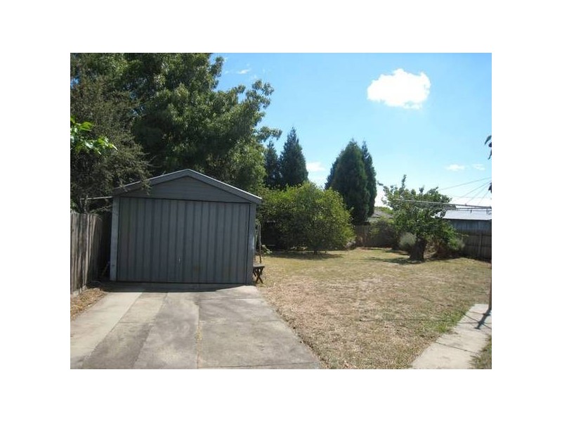 10 Bottlebrush Drive, Doveton VIC 3177