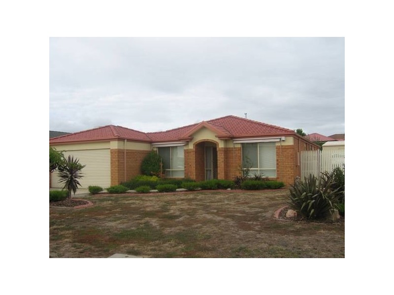 10 Filante Grove, Berwick VIC 3806