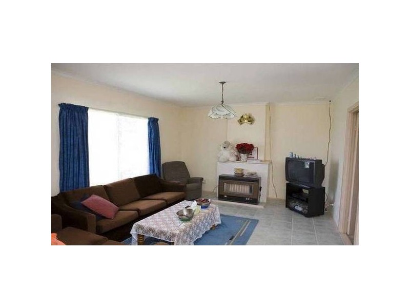 27 Fugosia Street, Doveton VIC 3177