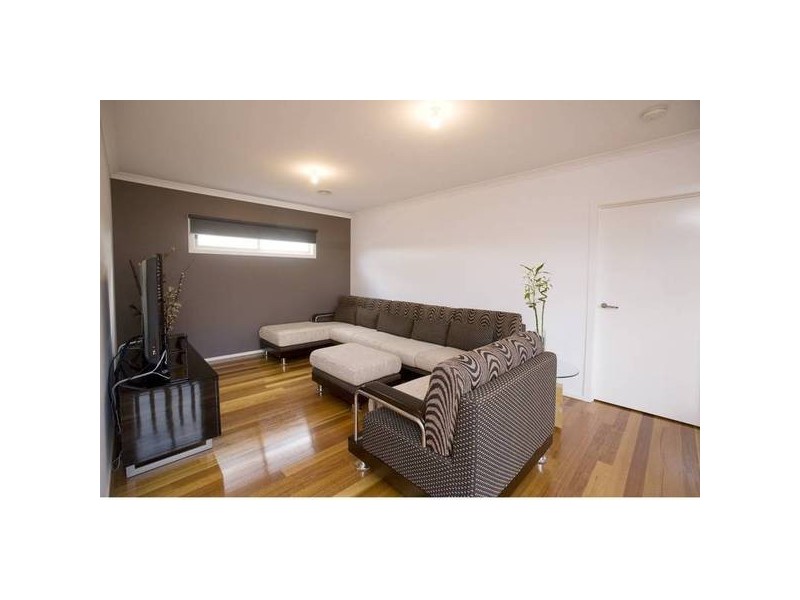 8/109-111 McFees Road, Dandenong North VIC 3175