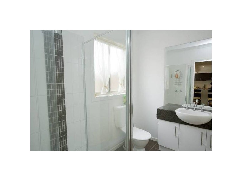 8/109-111 McFees Road, Dandenong North VIC 3175