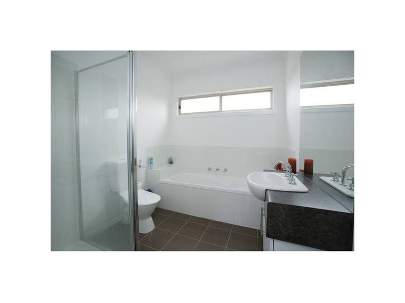 8/109-111 McFees Road, Dandenong North VIC 3175