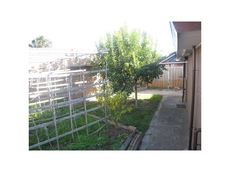 96 Rawdon Hill Drive, Dandenong North VIC 3175