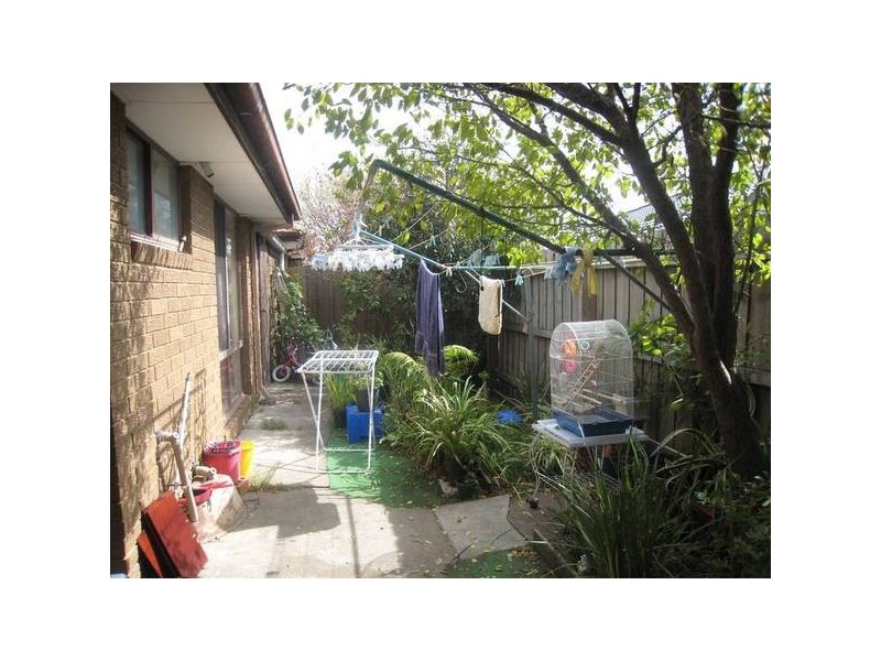 2/34 Hammond Road, Dandenong VIC 3175