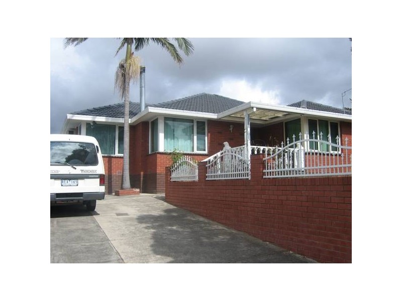 2 Adelong Court, Dandenong North VIC 3175