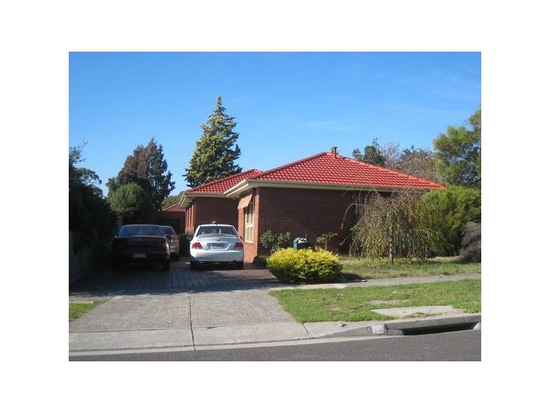 12 Broadwalk Grove, Endeavour Hills VIC 3802