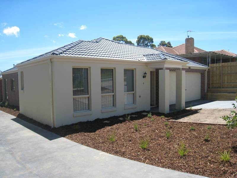 1/4 Doveton Avenue, Eumemmerring VIC 3177