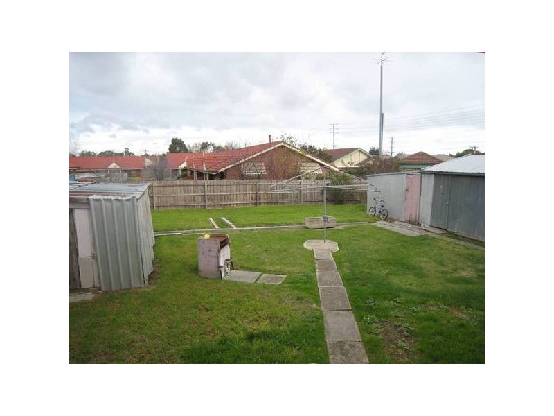 1 Paperbark Street, Doveton VIC 3177