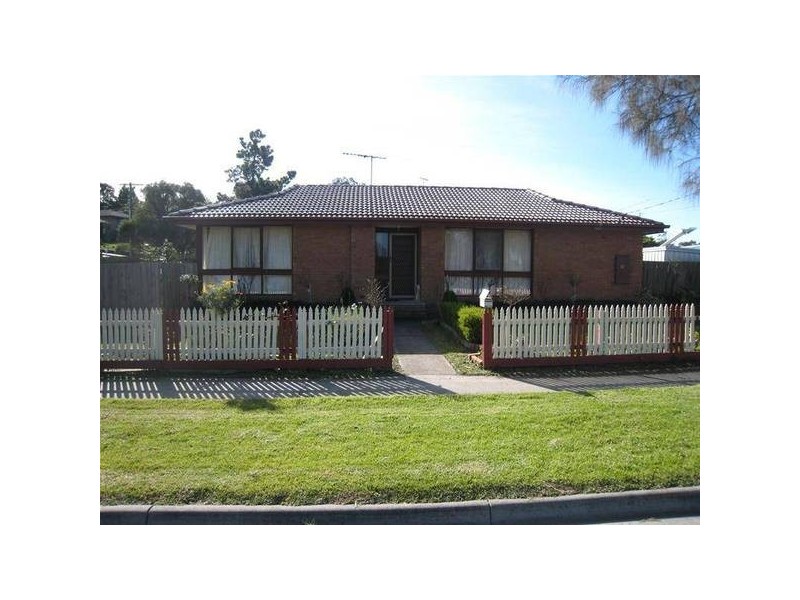 32 Laurel Avenue, Doveton VIC 3177