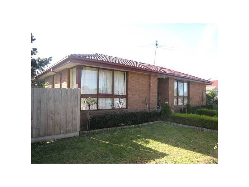 32 Laurel Avenue, Doveton VIC 3177