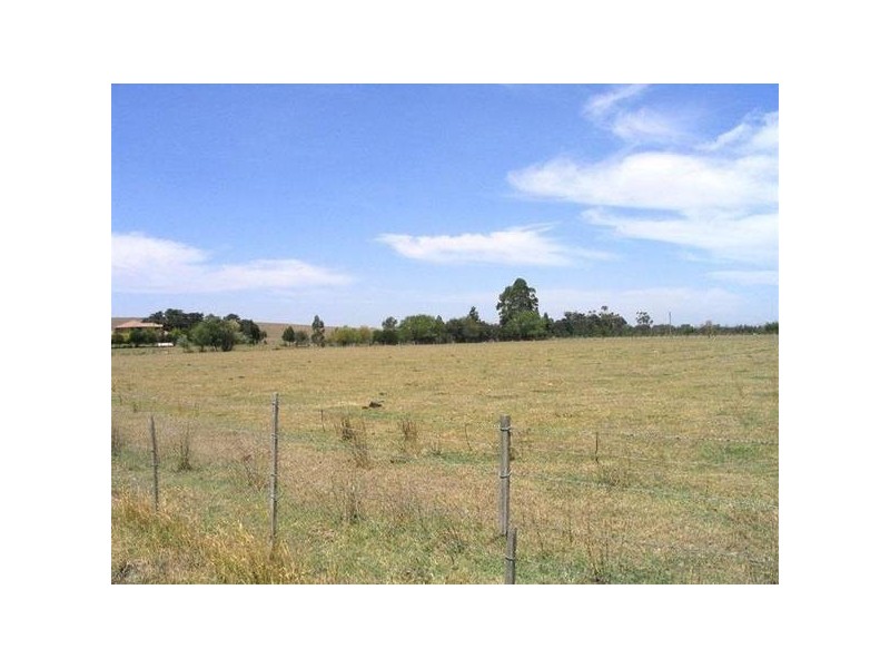 64 McMullen Road, Officer VIC 3809