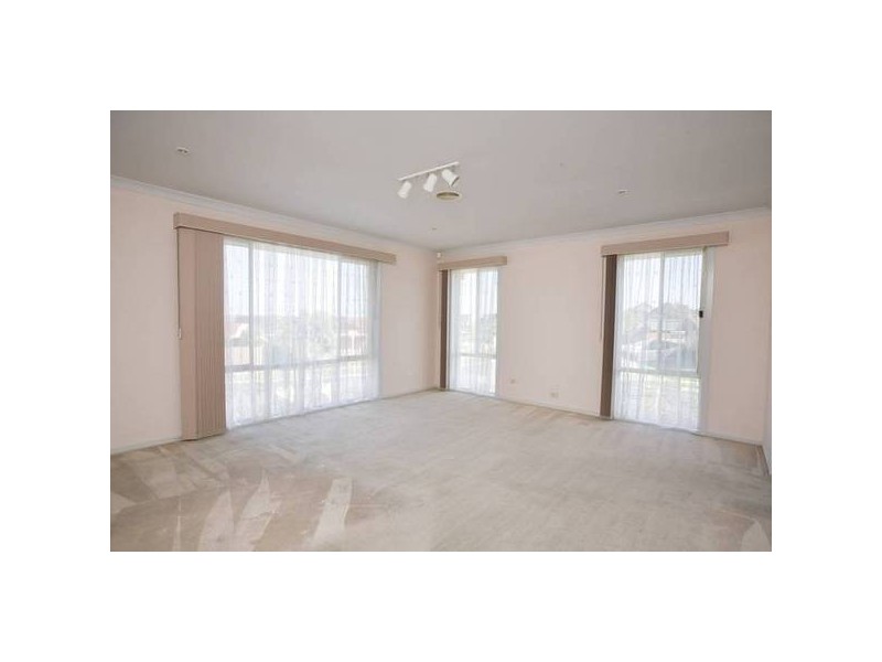 18 Ascot Drive, Noble Park North VIC 3174