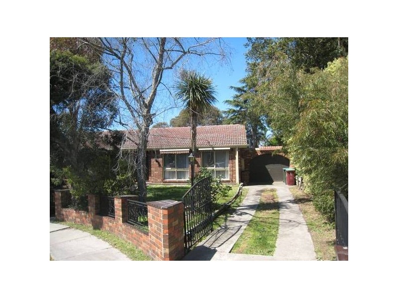 6 Win Place, Hallam VIC 3803