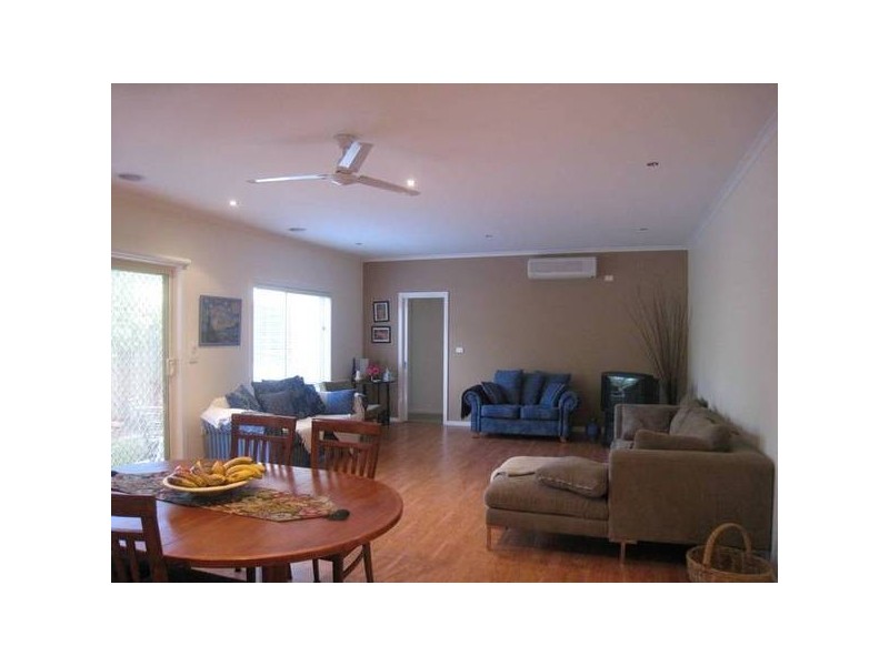 38 B Edward Avenue, Dandenong VIC 3175