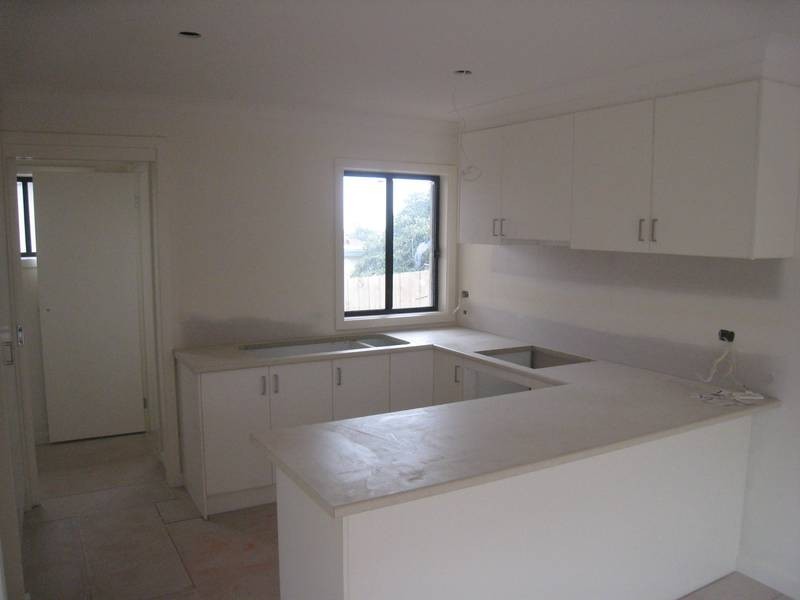 1,2 & 3/11 Laburnum Grove, Doveton VIC 3177