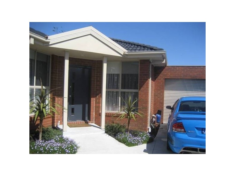 2/1 Heath Court, Doveton VIC 3177