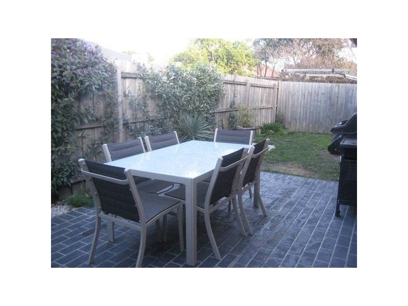 2/1 Heath Court, Doveton VIC 3177