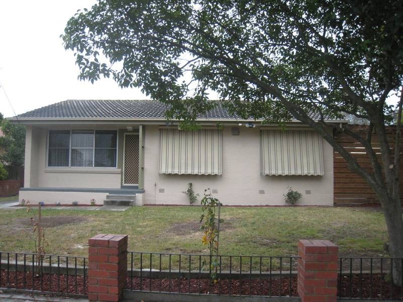 1 Victoria Crt, Dandenong North VIC 3175