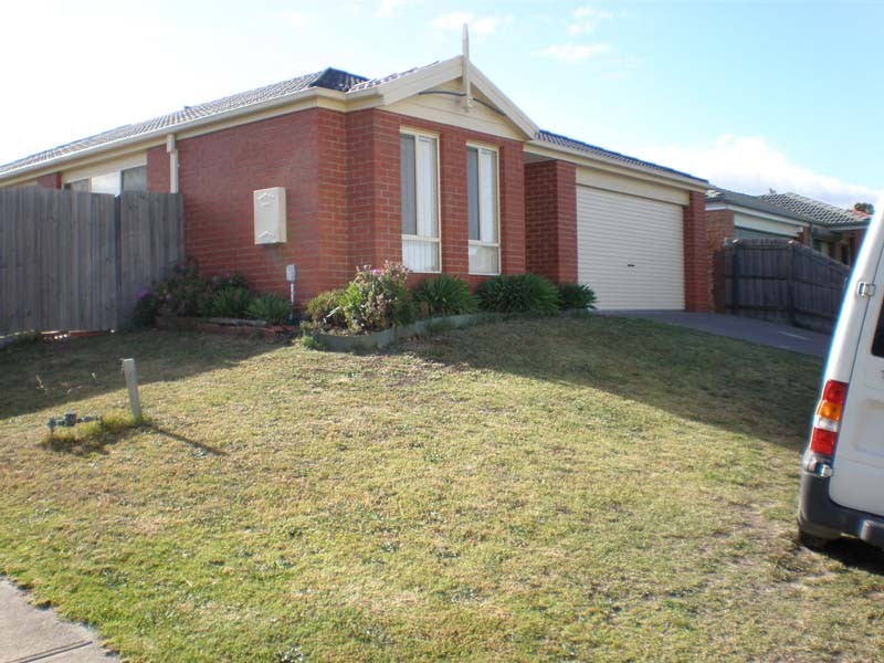 37 Eureka Crescent, Narre Warren South VIC 3805