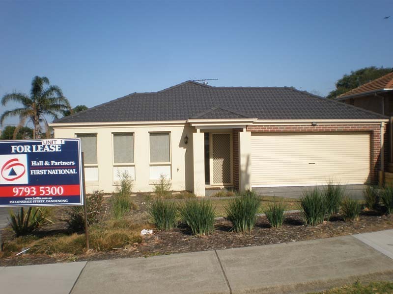 1/4 Doveton Avenue, Doveton VIC 3177