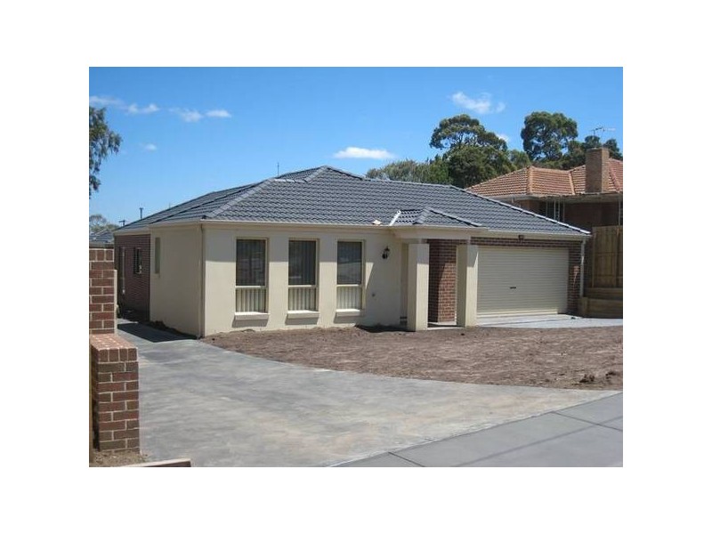 2/4 Doveton Avenue, Eumemmerring VIC 3177