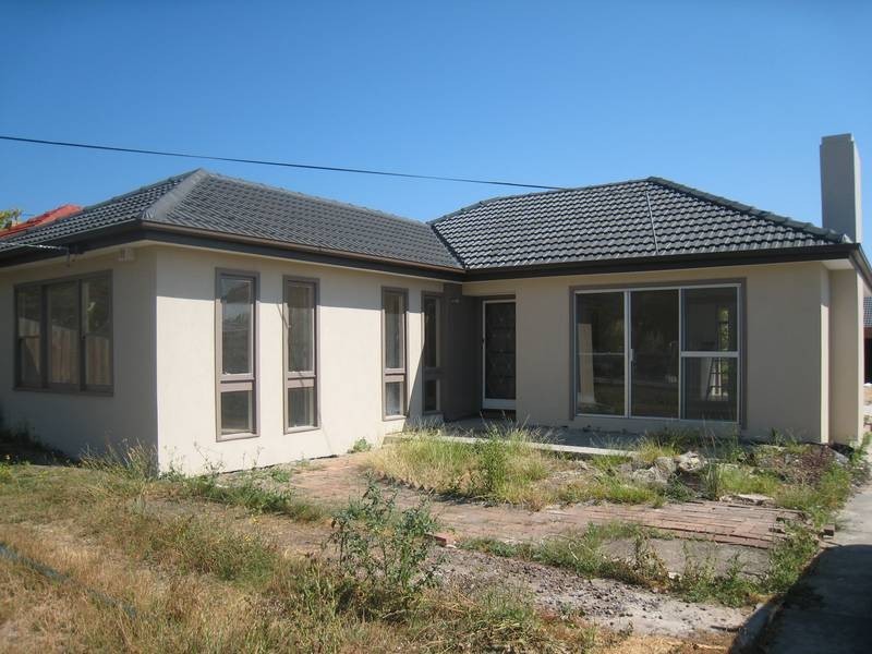 15 Burrows Avenue, Dandenong VIC 3175