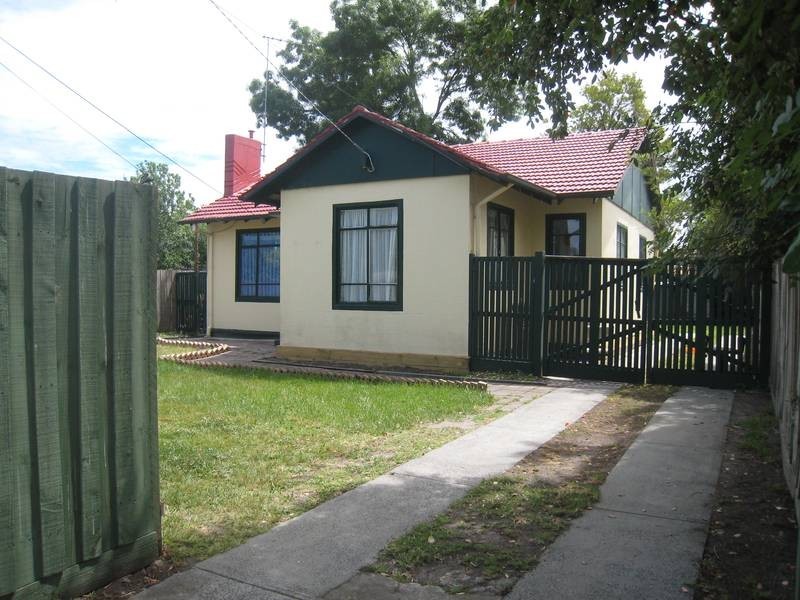 7 Oak Avenue, Doveton VIC 3177