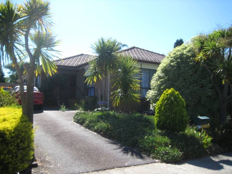 16 Haverstock Hill Close, Endeavour Hills VIC 3802