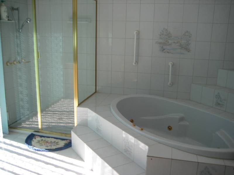 16 Haverstock Hill Close, Endeavour Hills VIC 3802