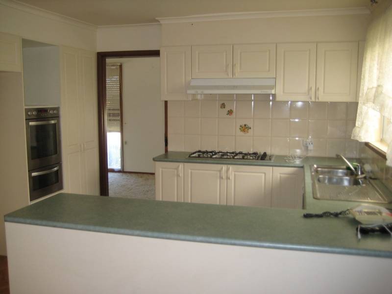 18 Haverstock Hill Close, Endeavour Hills VIC 3802