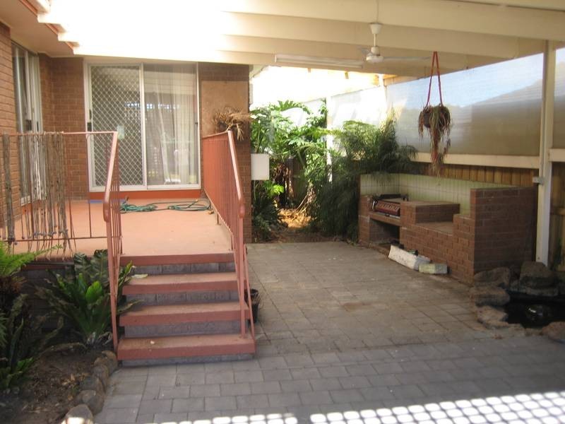 18 Haverstock Hill Close, Endeavour Hills VIC 3802