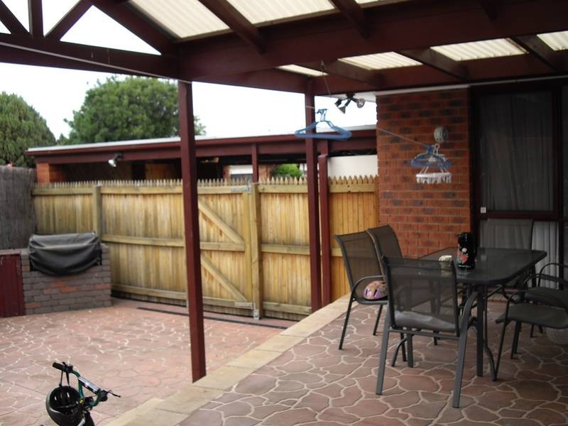 4 Skye Crescent, Endeavour Hills VIC 3802