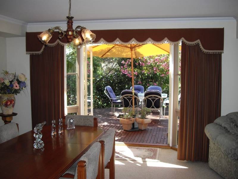 93 Chalcot Drive, Endeavour Hills VIC 3802