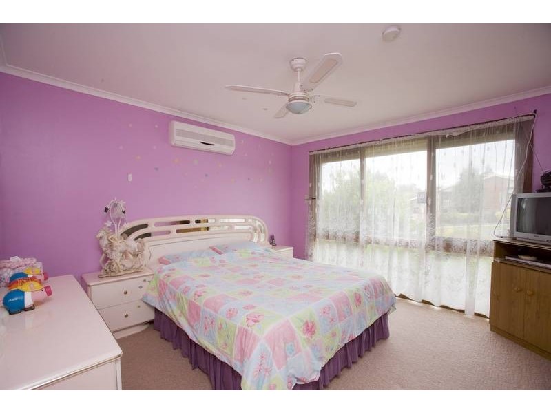 15 Thomas Mitchell Drive, Endeavour Hills VIC 3802