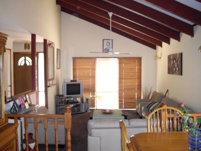 7 Delmont Court, Endeavour Hills VIC 3802